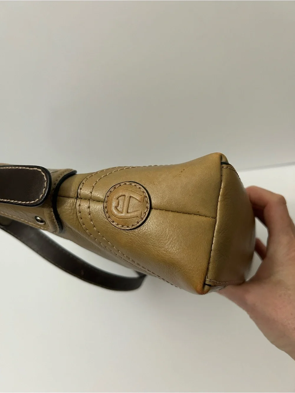 Etienne Aigner - Olive Green Leather Shoulder Bag